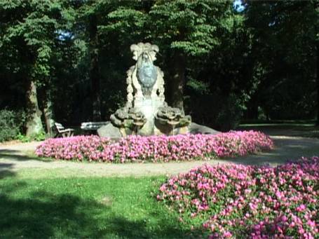 Moers : Schlosspark, Wilhelm Greef - Brunnen